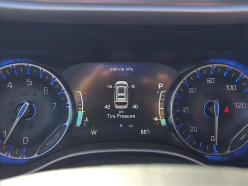 New 2026 Chrysler Pacifica Select image 8