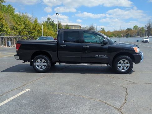 Used 2012 Nissan Titan SV image 4
