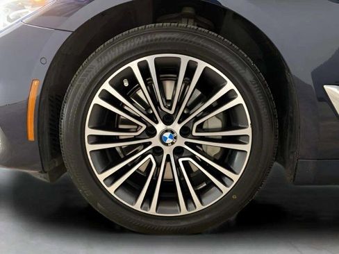 Used 2020 BMW 530i w/ Convenience Package image 28