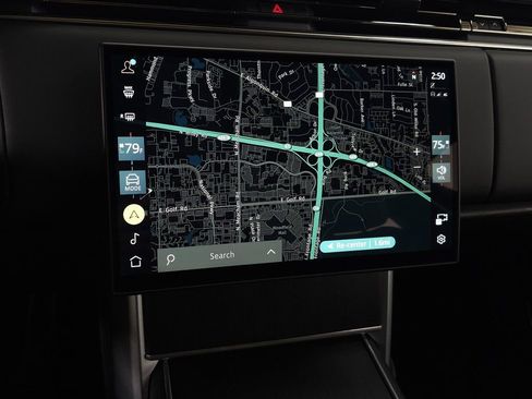 Used 2025 Land Rover Range Rover SE image 29