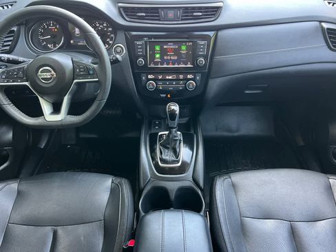 Used 2020 Nissan Rogue SL w/ Premium Package FWD image 4