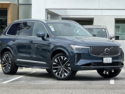 New 2026 Volvo XC90 B6 Plus AWD/4WD image 2