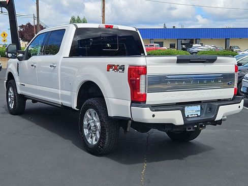 Used 2017 Ford F350 Platinum w/ Platinum Ultimate Package AWD/4WD image 4
