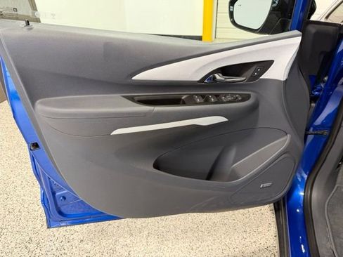 Used 2020 Chevrolet Bolt Premier w/ Infotainment Package FWD image 8