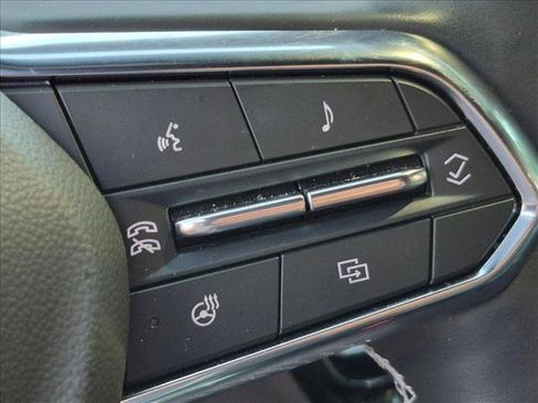 Used 2025 Chevrolet Traverse LT w/ Sun and Wheel Package FWD image 16