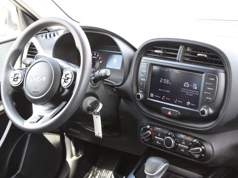Used 2022 Kia Soul LX w/ Technology Package FWD image 24