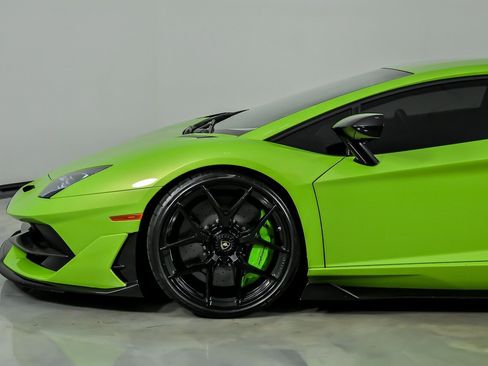 Used 2019 Lamborghini Aventador SVJ AWD/4WD image 8