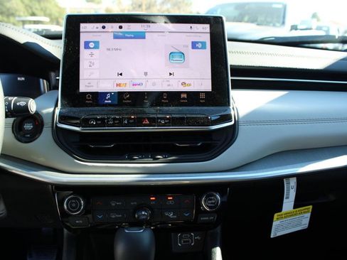 New 2026 Jeep Compass Limited w/ Sun, Sound & Navigation Group image 17