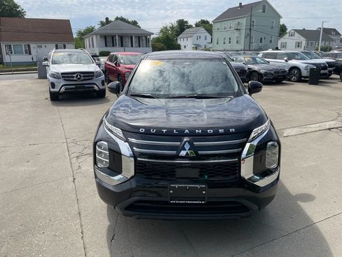 New 2026 Mitsubishi Outlander ES AWD/4WD image 3