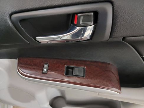 Used 2013 Toyota Camry XLE image 22