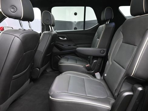 Used 2023 Chevrolet Traverse Premier image 14