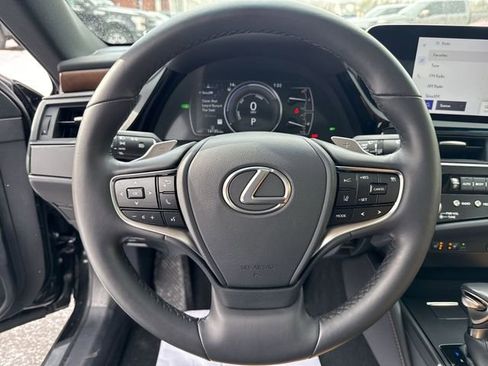 Used 2024 Lexus ES 300h 300h image 13