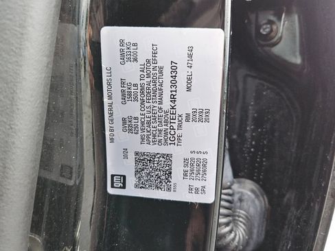 Used 2024 Chevrolet Colorado Trail Boss AWD/4WD image 16