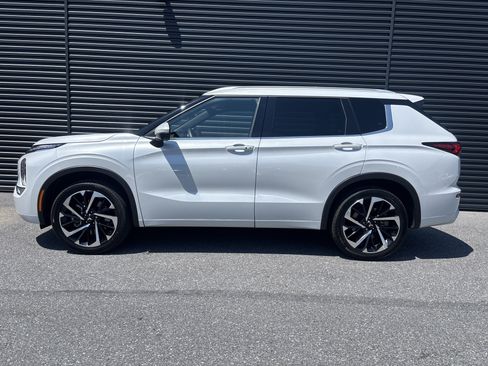 Used 2022 Mitsubishi Outlander SEL FWD image 2
