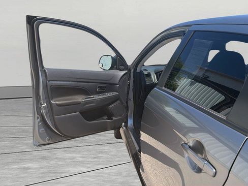 Used 2023 Mitsubishi Outlander Sport LE AWD/4WD image 15