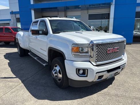 Used 2016 GMC Sierra 3500 Denali w/ Duramax Plus Package image 2