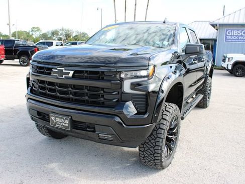 Used 2025 Chevrolet Silverado 1500 RST w/ Dark Appearance Package AWD/4WD image 3