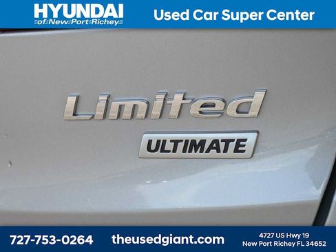 Used 2019 Hyundai Santa Fe XL FWD image 14