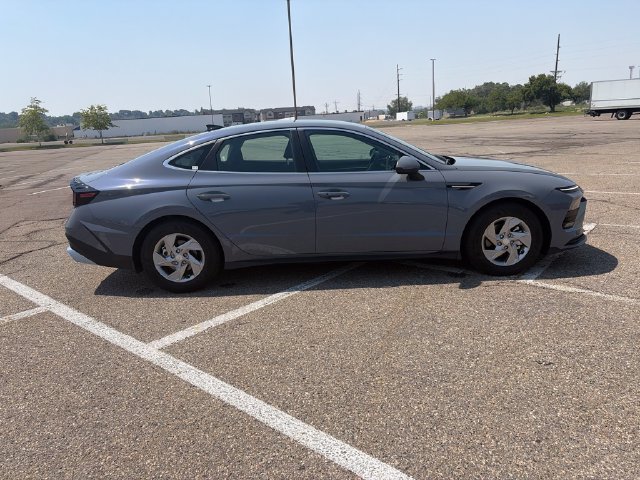 Used 2026 Hyundai Sonata SE FWD image 6