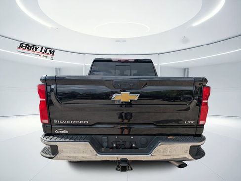 Used 2024 Chevrolet Silverado 2500 LTZ w/ LTZ Plus Package image 4