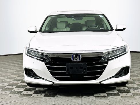 Used 2022 Honda Accord Touring image 2