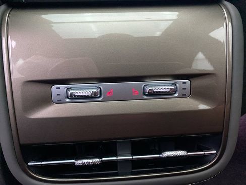 Used 2025 Lincoln Nautilus Black Label AWD/4WD image 27