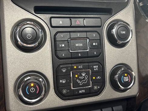 Used 2013 Ford F250 Platinum w/ Platinum Pkg AWD/4WD image 21