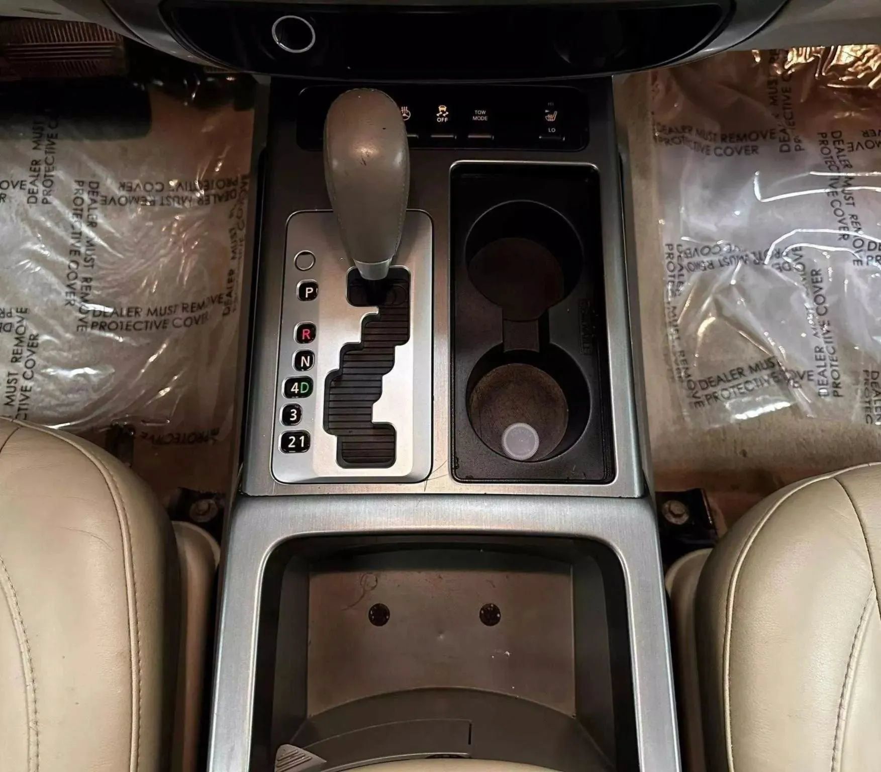 Used 2014 Nissan Armada Platinum w/ 2nd Row Captain Seat Package AWD/4WD image 3