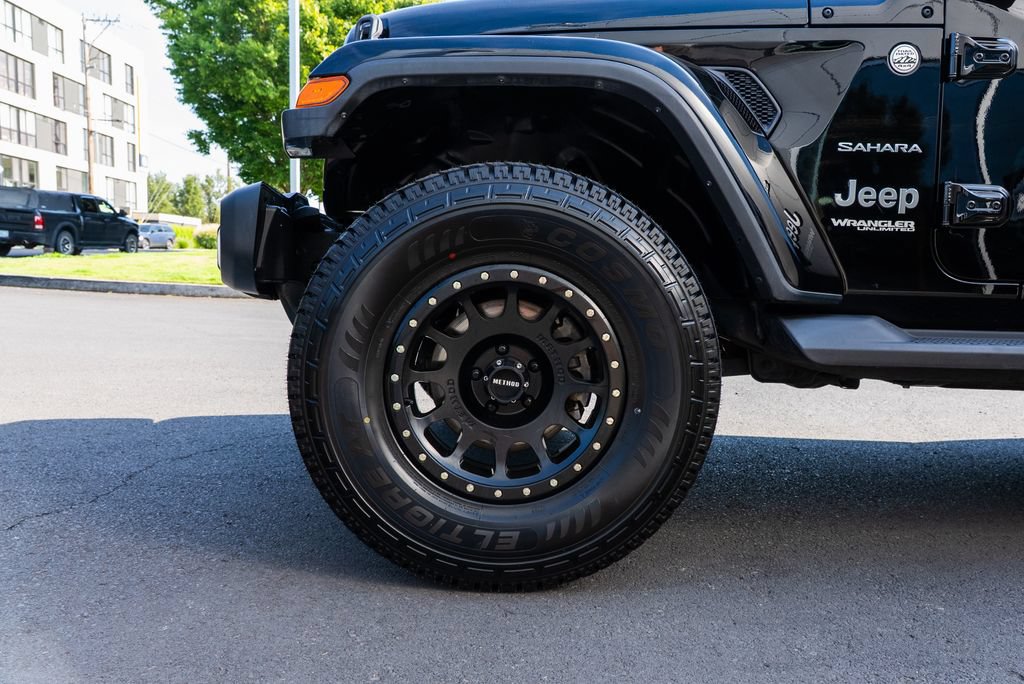 Used 2018 Jeep Wrangler Unlimited Sahara w/ Uconnect 4C Nav & Sound Group AWD/4WD image 7