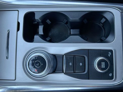 Used 2023 Ford Explorer XLT w/ Equipment Group 202A AWD/4WD image 31