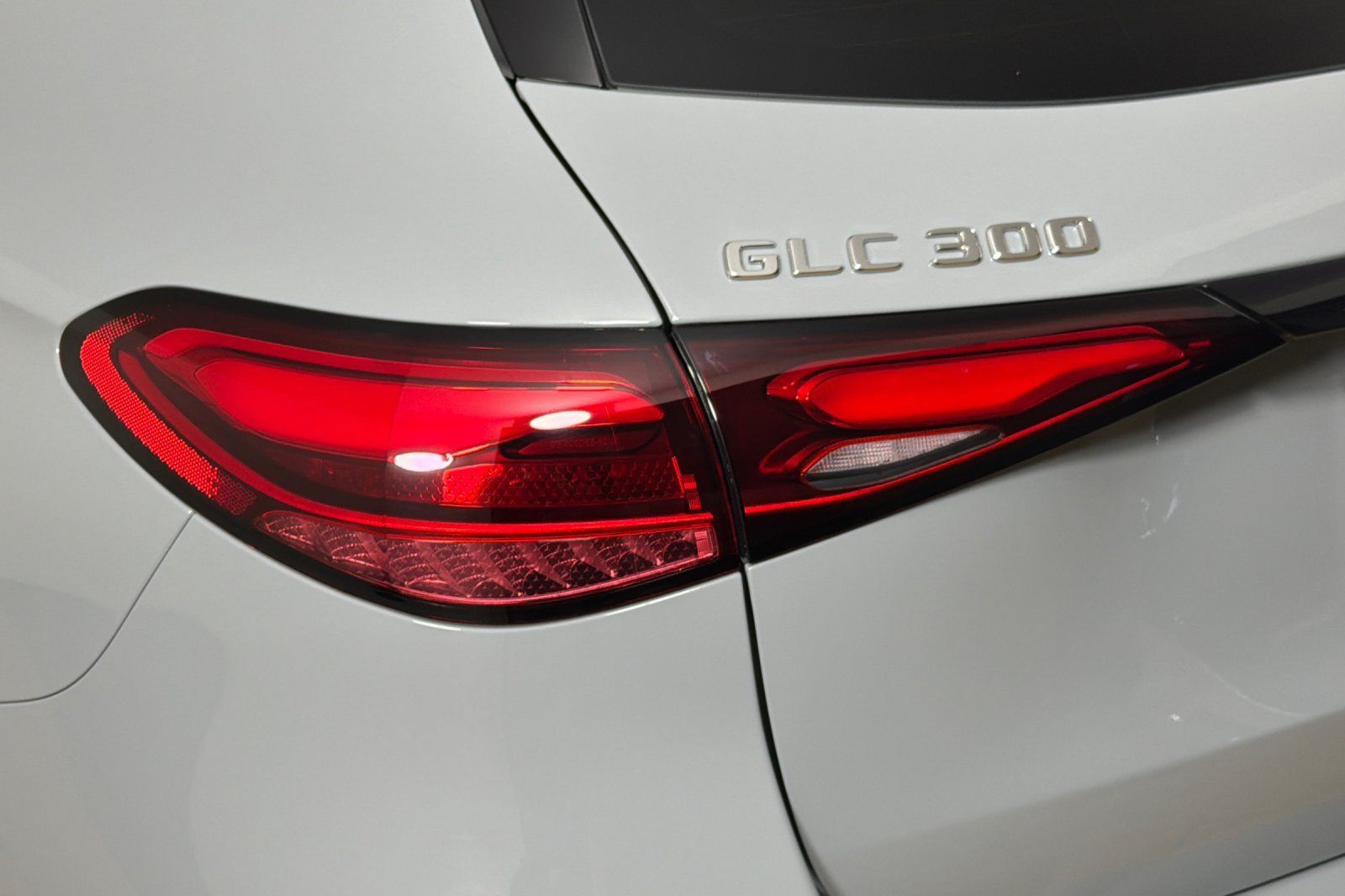 Used 2026 Mercedes-Benz GLC 300 image 26
