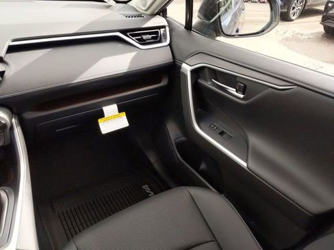 Used 2021 Toyota RAV4 Limited image 16