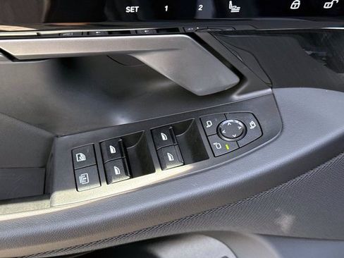Used 2025 BMW 530i RWD image 17