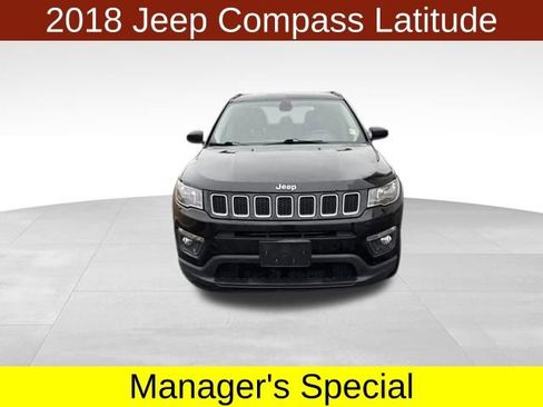 Used 2018 Jeep Compass Latitude image 2