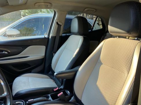 Used 2020 Buick Encore Preferred w/ Safety Package FWD image 7
