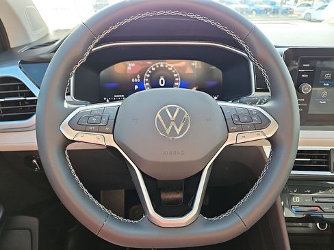 New 2027 Volkswagen Taos SE FWD image 21