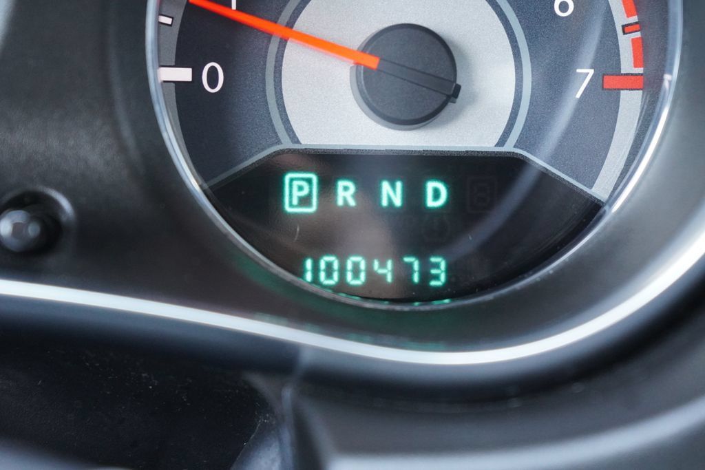 Used 2013 Chrysler 200 Touring FWD image 18