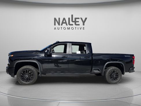 Used 2025 Chevrolet Silverado 2500 LT w/ Trail Boss Package image 2