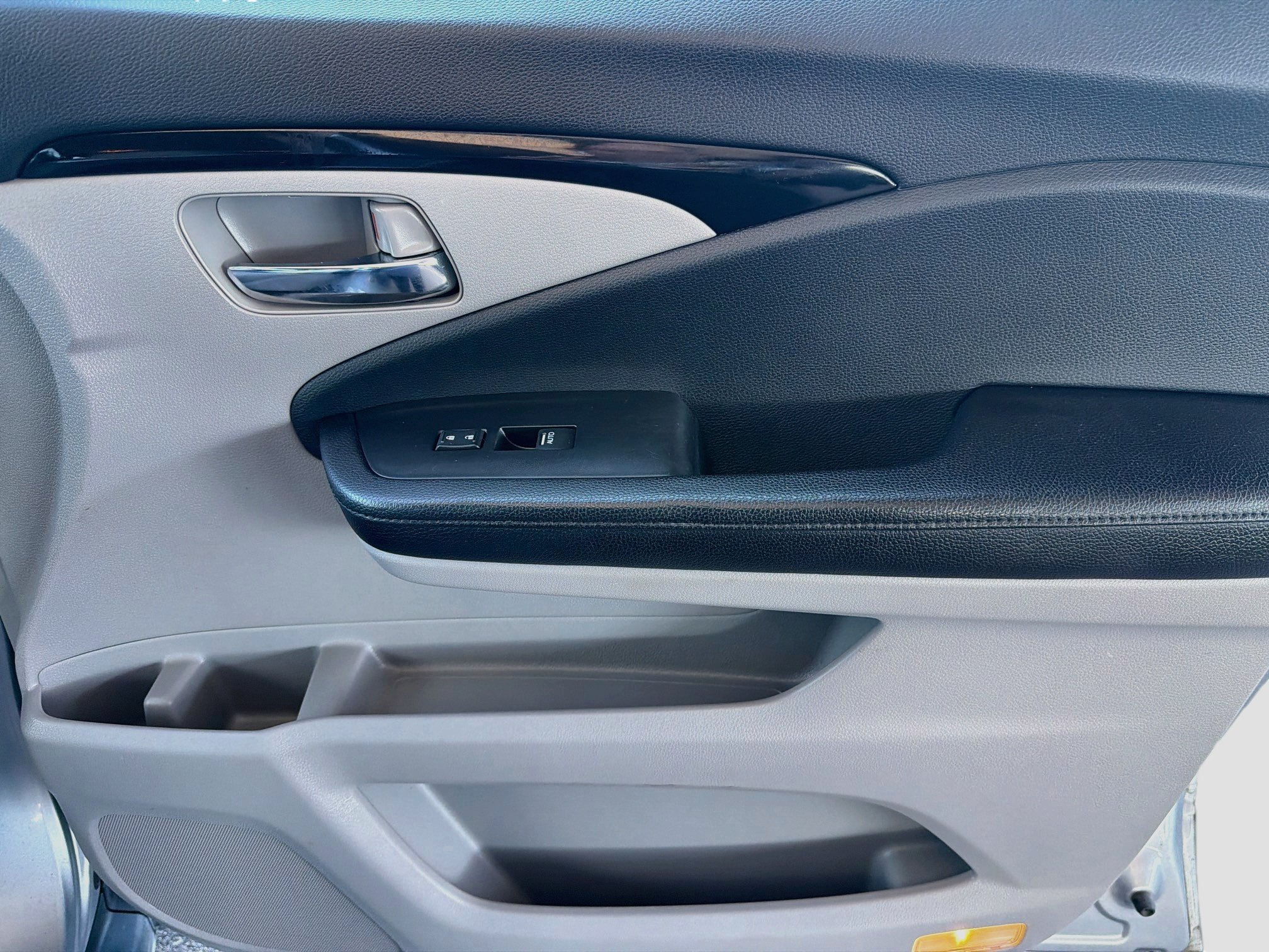 Used 2017 Honda Pilot Touring image 35