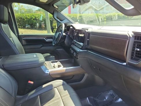 Used 2024 Chevrolet Silverado 3500 High Country AWD/4WD image 31