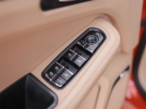 Certified 2022 Porsche Macan GTS image 29