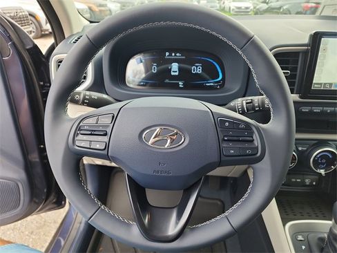 New 2025 Hyundai Venue Limited image 28