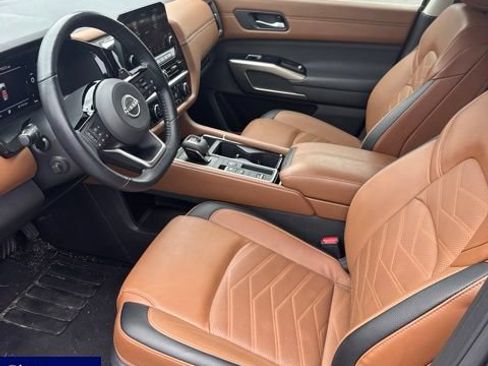 Used 2025 Nissan Pathfinder Platinum w/ Cargo Package FWD image 11
