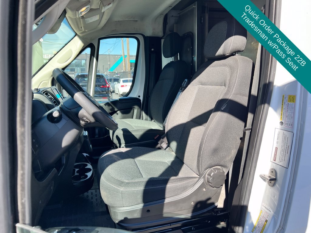 Used 2024 RAM ProMaster 2500 w/ Convenience Group FWD image 2