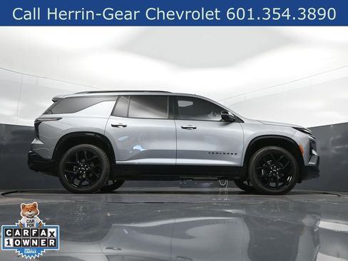 Used 2024 Chevrolet Traverse RS image 43