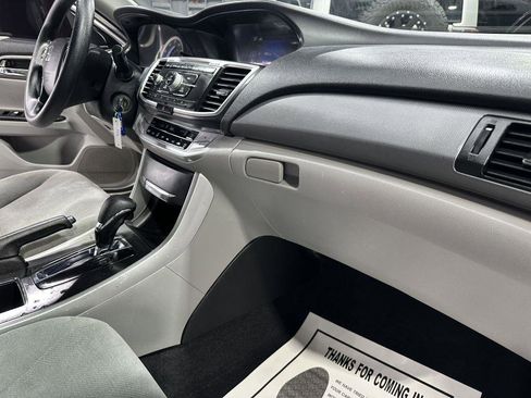 Used 2009 Ford Escape Limited image 13