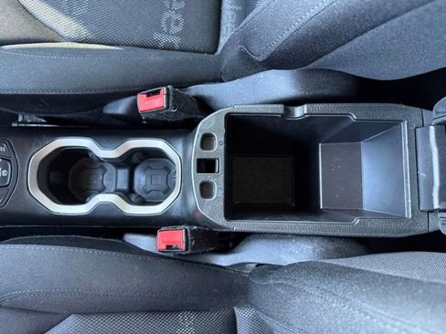 Used 2017 Jeep Renegade Sport w/ Power & Air Group AWD/4WD image 32