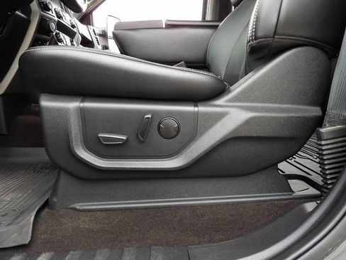 Used 2019 Ford F150 Lariat image 16