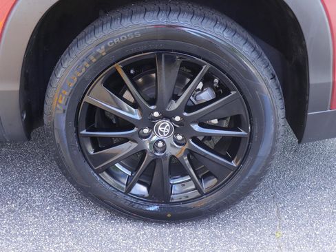 Used 2019 Toyota Highlander SE FWD image 41