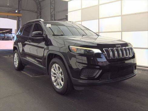Used 2020 Jeep Cherokee Latitude AWD/4WD image 4